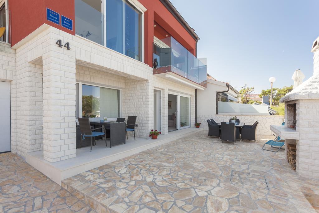 ויר Apartments Svetec מראה חיצוני תמונה