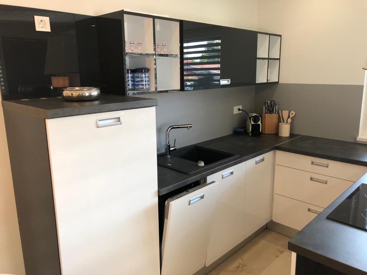 ויר Apartments Svetec מראה חיצוני תמונה